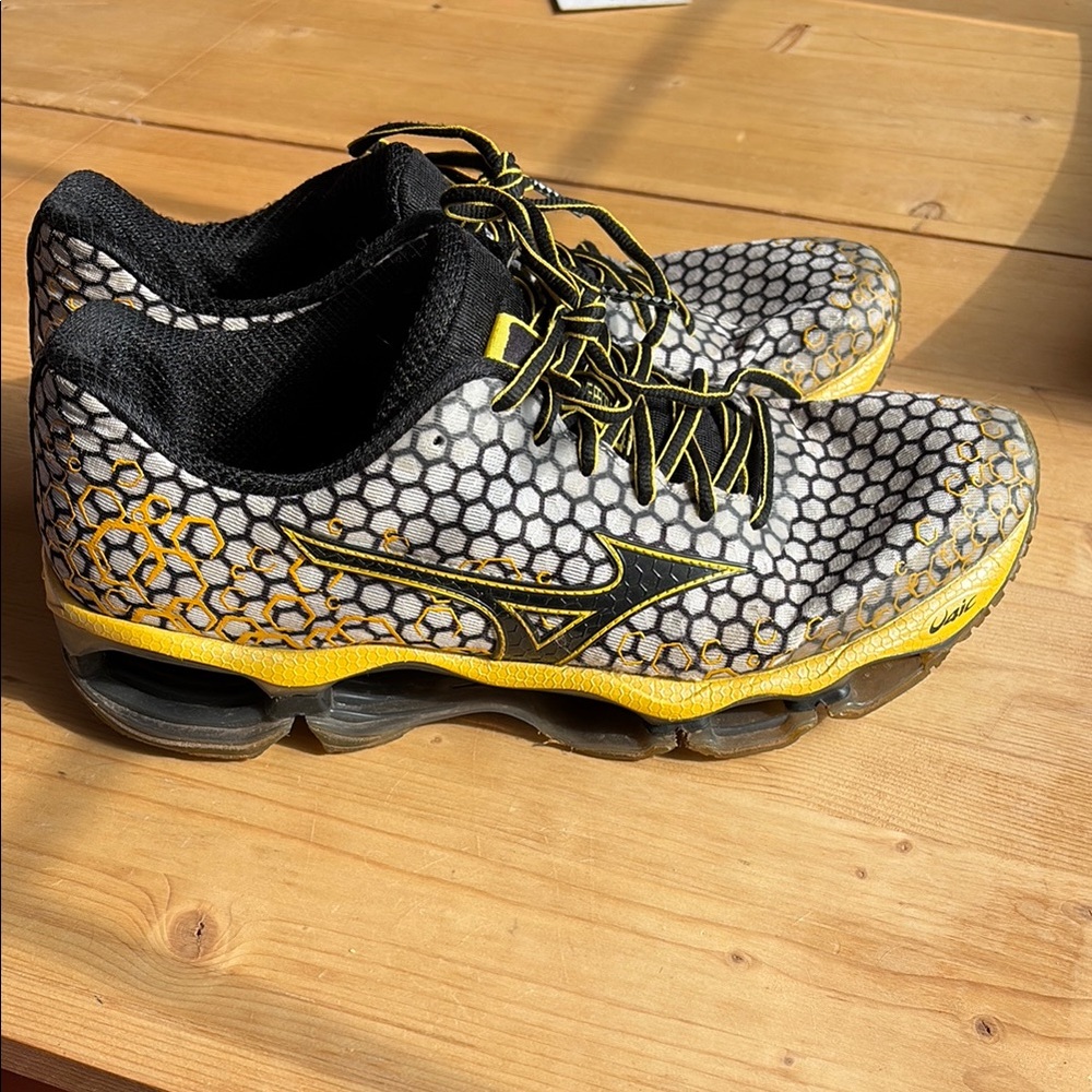 Mizuno wave prophecy 3 mens 11